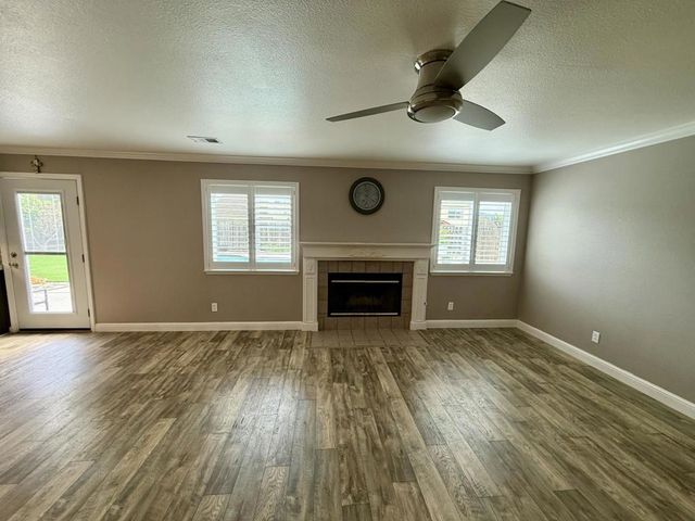 1701 Hemlock Court, Hollister, CA 95023