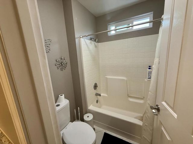 1701 Hemlock Court, Hollister, CA 95023