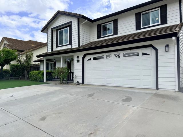 1701 Hemlock Court, Hollister, CA 95023