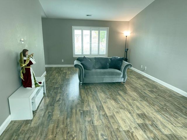 1701 Hemlock Court, Hollister, CA 95023