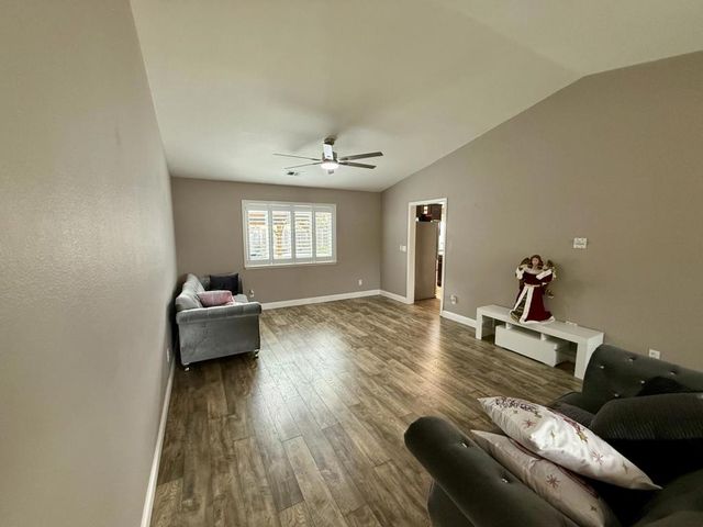 1701 Hemlock Court, Hollister, CA 95023