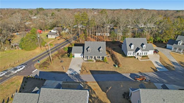 103 W Chestnut Court, Central, SC 29630