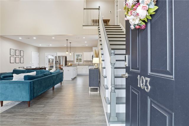 103 W Chestnut Court, Central, SC 29630