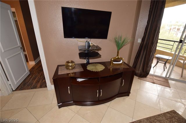 210 FLAMINGO Road 315, Las Vegas, NV 89169