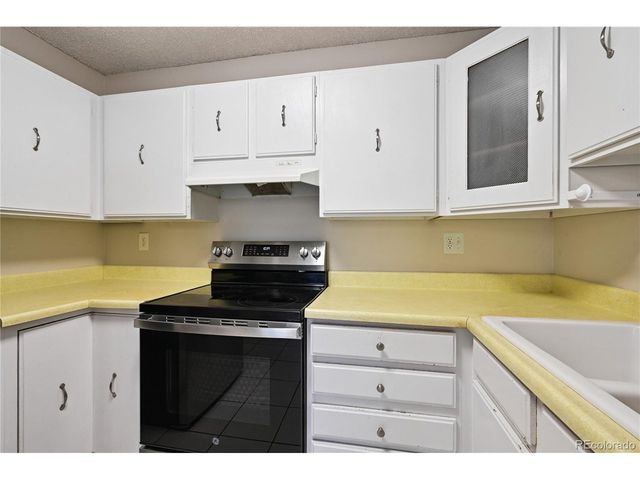 7040 E Girard Ave 301, Denver, CO 80224