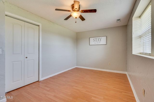 323 Gray Station Road, Gray, TN 37615