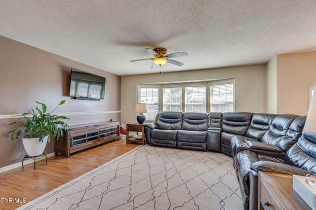 323 Gray Station Road, Gray, TN 37615