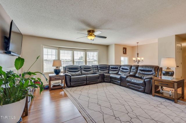 323 Gray Station Road, Gray, TN 37615