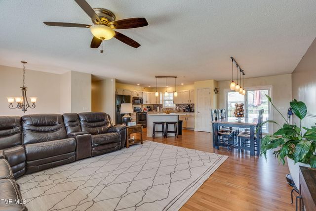 323 Gray Station Road, Gray, TN 37615