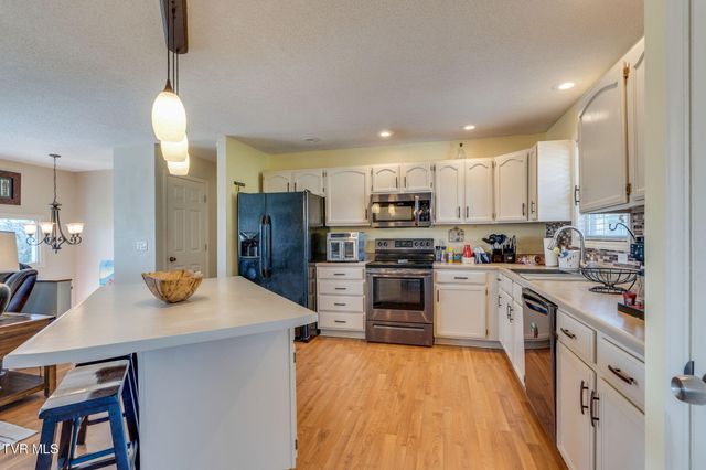 323 Gray Station Road, Gray, TN 37615