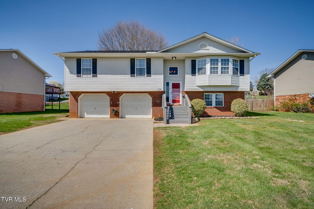 323 Gray Station Road, Gray, TN 37615