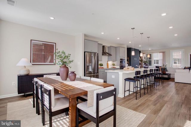 9666 SWALLOWTAIL LN, Manassas, VA 20110