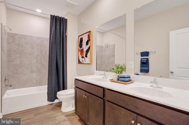 9666 SWALLOWTAIL LN, Manassas, VA 20110