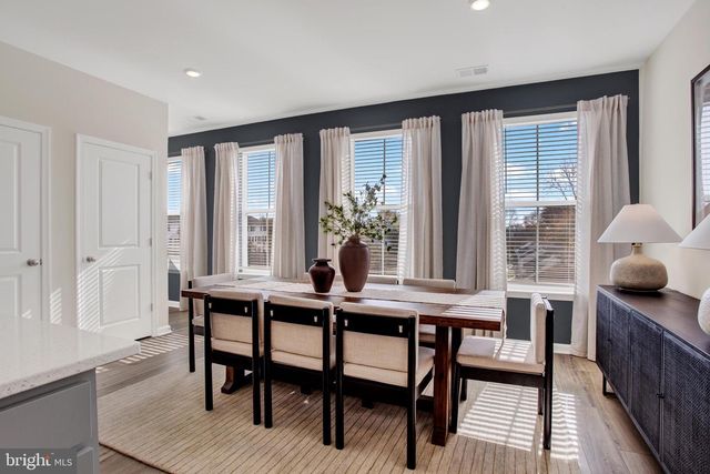 9666 SWALLOWTAIL LN, Manassas, VA 20110