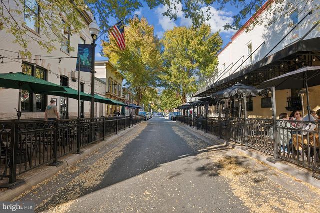 9666 SWALLOWTAIL LN, Manassas, VA 20110