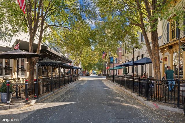 9666 SWALLOWTAIL LN, Manassas, VA 20110