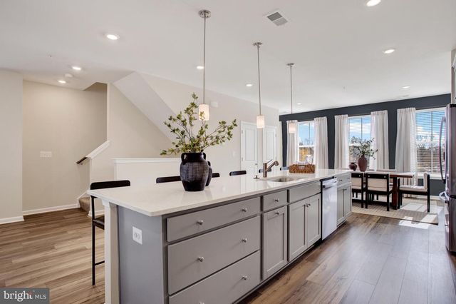 9666 SWALLOWTAIL LN, Manassas, VA 20110