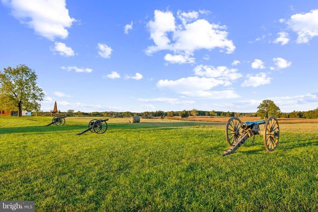 9666 SWALLOWTAIL LN, Manassas, VA 20110