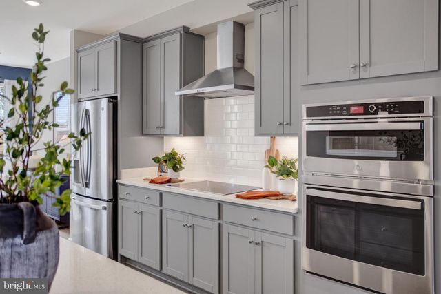 9666 SWALLOWTAIL LN, Manassas, VA 20110