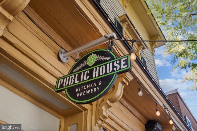 9666 SWALLOWTAIL LN, Manassas, VA 20110