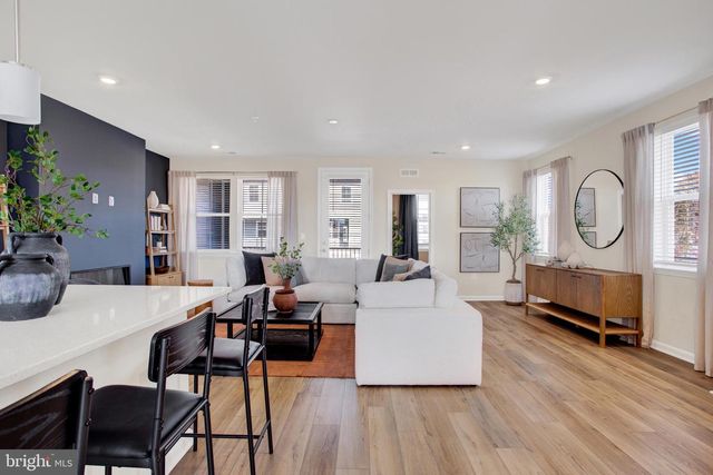 9666 SWALLOWTAIL LN, Manassas, VA 20110