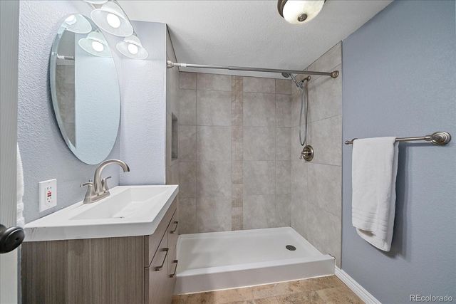 5364 S Haleyville Street, Aurora, CO 80016