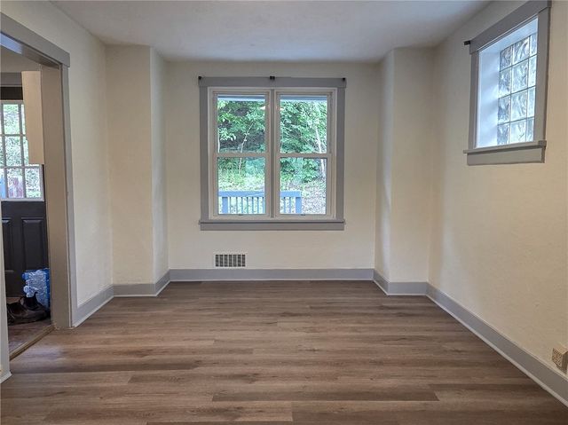 858 Monteiro, Greenfield, PA 15217