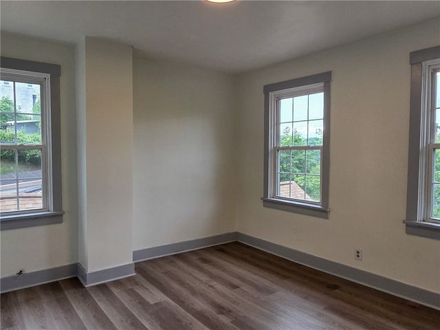 858 Monteiro, Greenfield, PA 15217