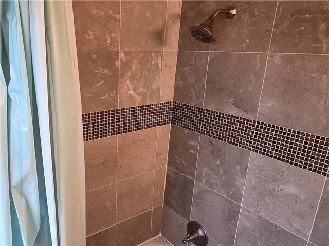 858 Monteiro, Greenfield, PA 15217
