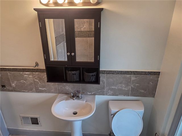 858 Monteiro, Greenfield, PA 15217