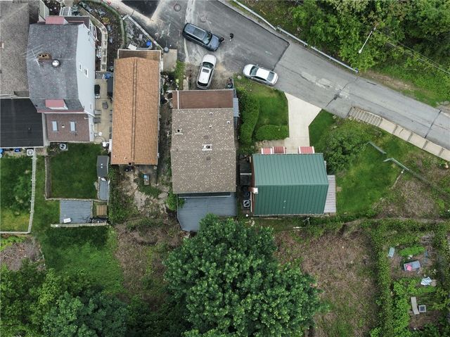 858 Monteiro, Greenfield, PA 15217