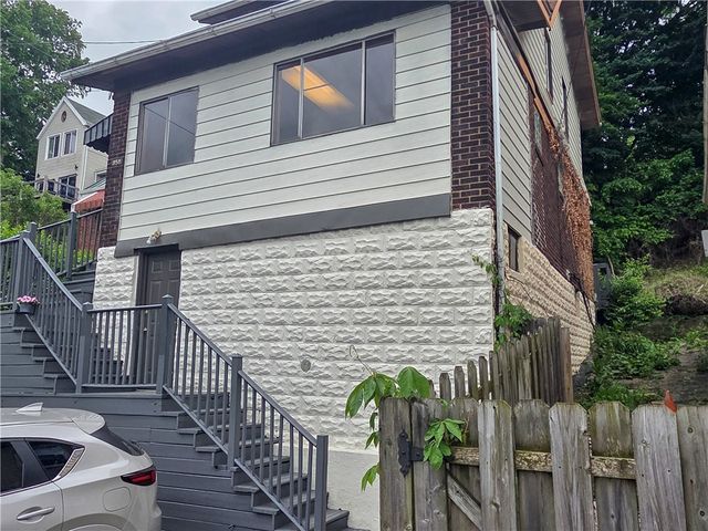 858 Monteiro, Greenfield, PA 15217