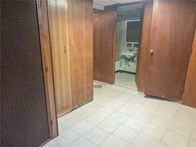858 Monteiro, Greenfield, PA 15217