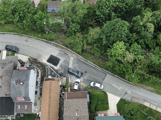 858 Monteiro, Greenfield, PA 15217