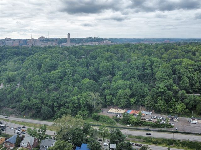 858 Monteiro, Greenfield, PA 15217
