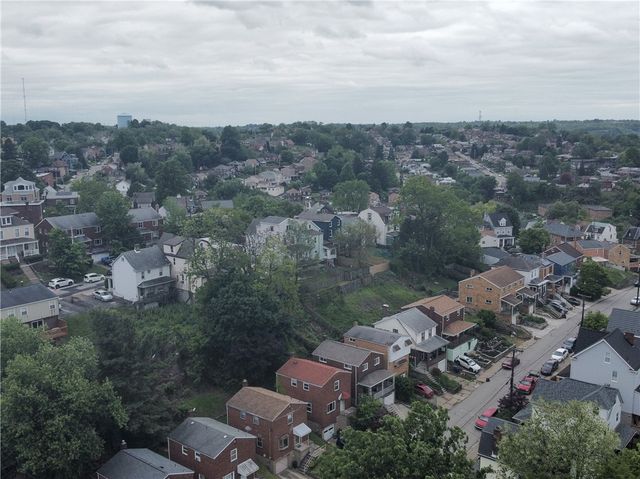 858 Monteiro, Greenfield, PA 15217