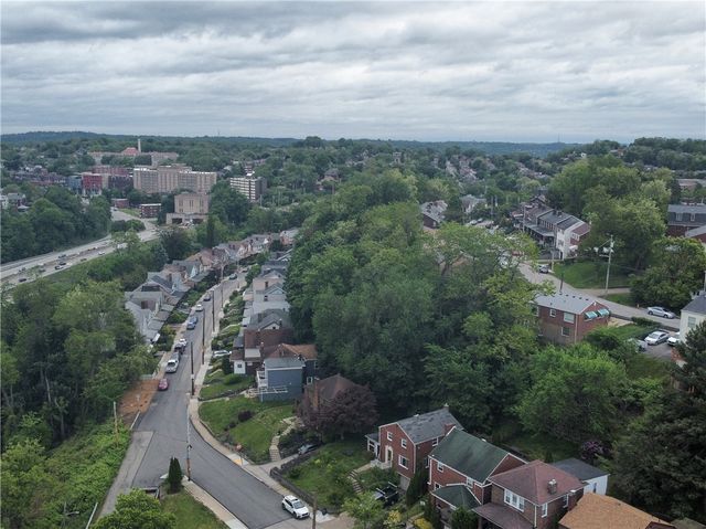 858 Monteiro, Greenfield, PA 15217