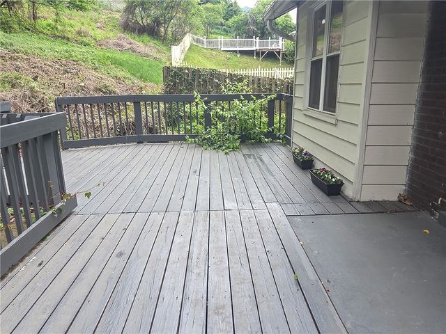 858 Monteiro, Greenfield, PA 15217