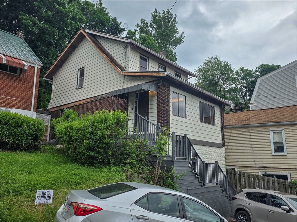 858 Monteiro, Greenfield, PA 15217