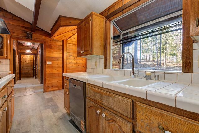 14975 Chattering Pines, Grass Valley, CA 95945