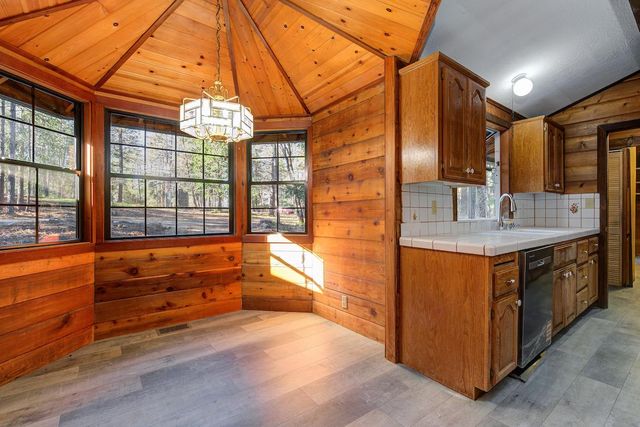 14975 Chattering Pines, Grass Valley, CA 95945