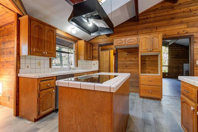 14975 Chattering Pines, Grass Valley, CA 95945