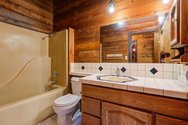 14975 Chattering Pines, Grass Valley, CA 95945