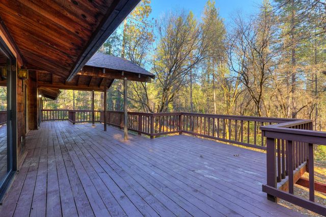 14975 Chattering Pines, Grass Valley, CA 95945