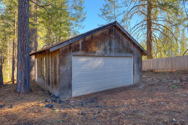 14975 Chattering Pines, Grass Valley, CA 95945