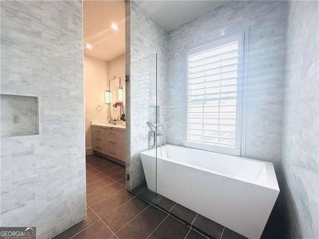 102 Grand Crescent, Alpharetta, GA 30009