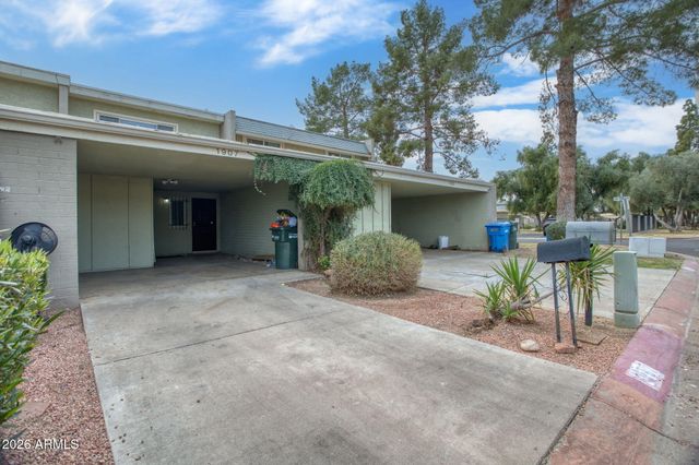 1907 W BELMONT Avenue, Phoenix, AZ 85021