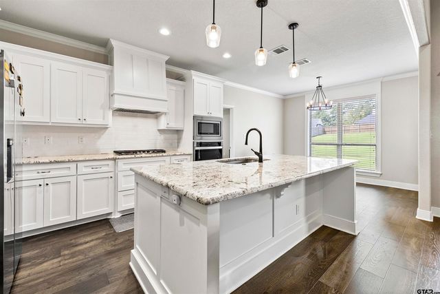 14139 Lexi Ct, Tyler, TX 75703