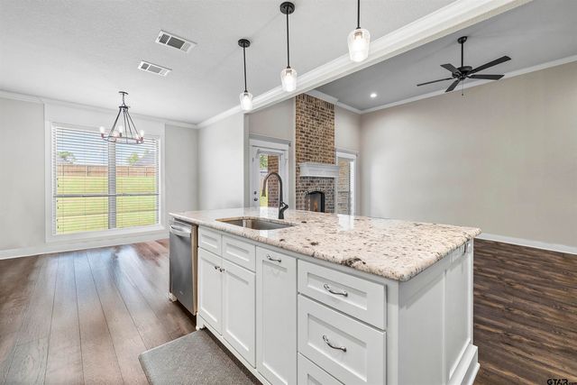 14139 Lexi Ct, Tyler, TX 75703