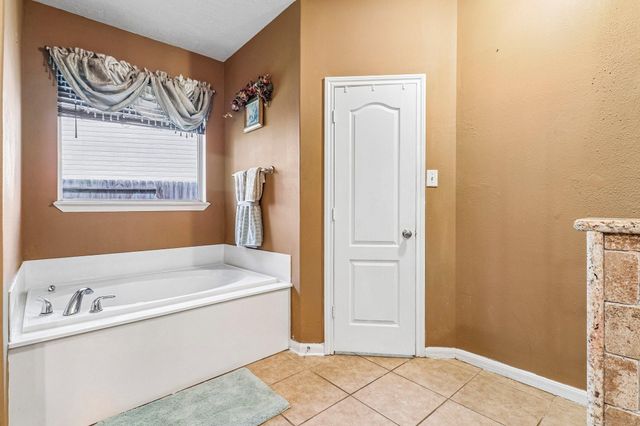 12903 Ravens Chase Lane, Cypress, TX 77429